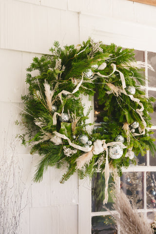  Tropical flower decoration for beach weddings 