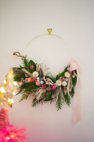 The Decorated Fresh Hoop Wreath