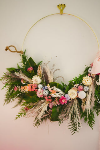 The Decorated Fresh Hoop Wreath